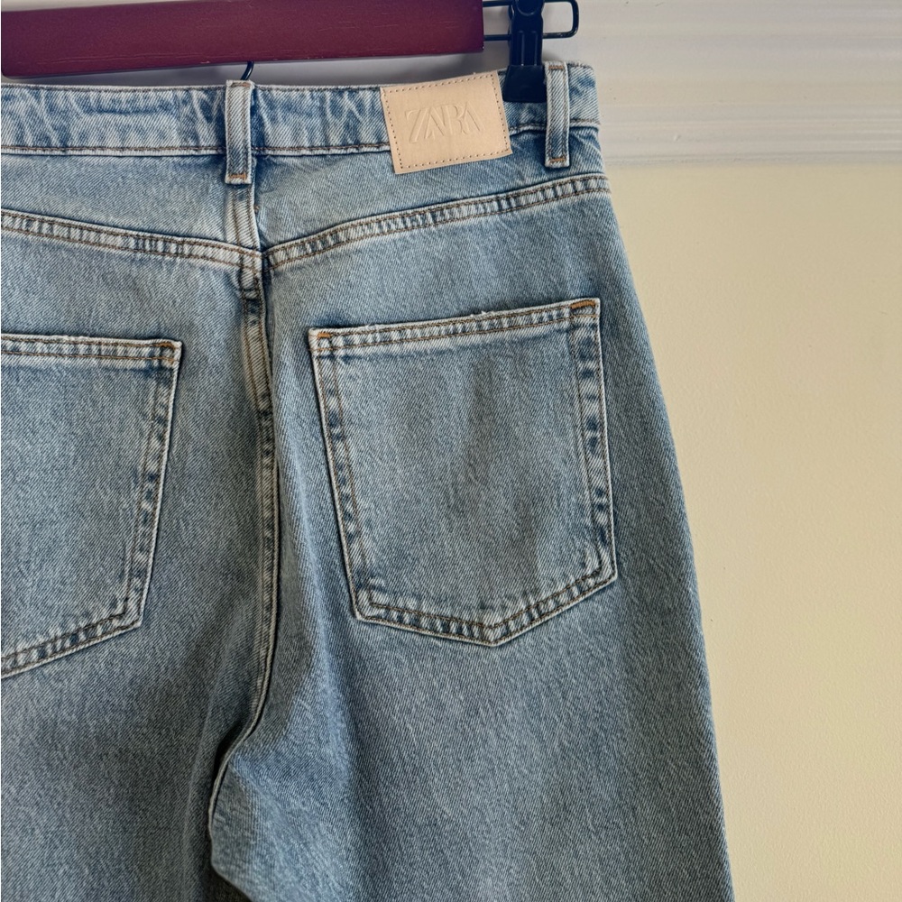 ZARA High-Waisted Straight Leg Jeans – Light Wash size 4 - Picture 4 of 12